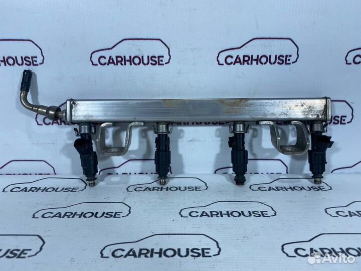 Рампа с форсунками Ford Focus 2 1.8 qqdb 2011