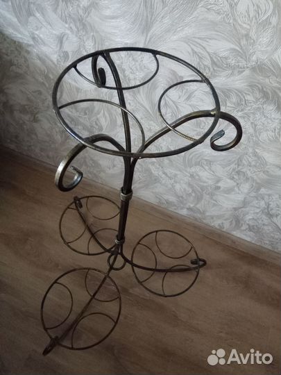 Кованая стойка для цветов