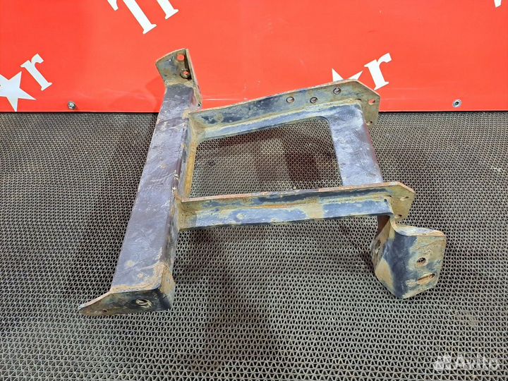 Кронштейн корпуса подножек правый камаз 5490