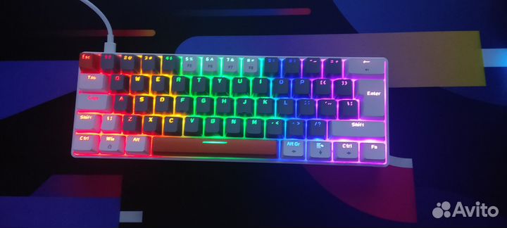 Игровая механическая клавиатура белая