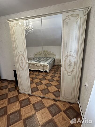 Спальный гарнитур