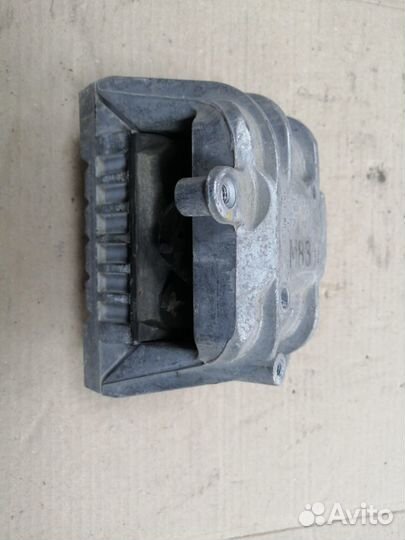 Опора двигателя правая Volkswagen 1K0199262CG