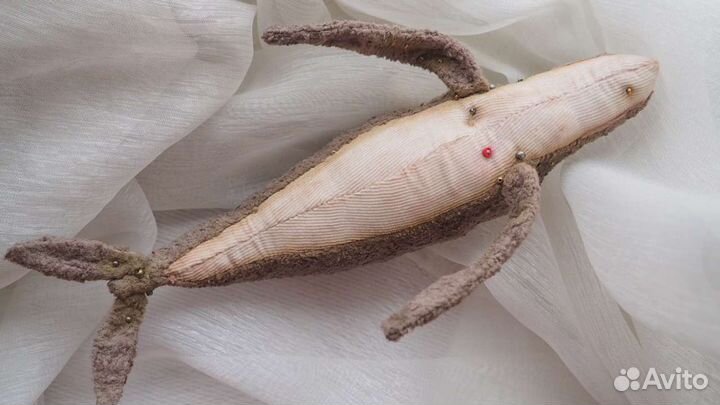 Игрушка кит ручной работы