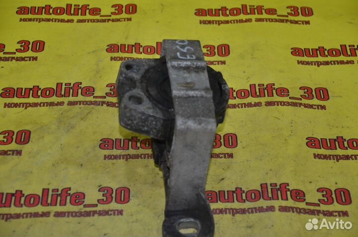 Подушка двигателя правая гидравлическая Ford Focus