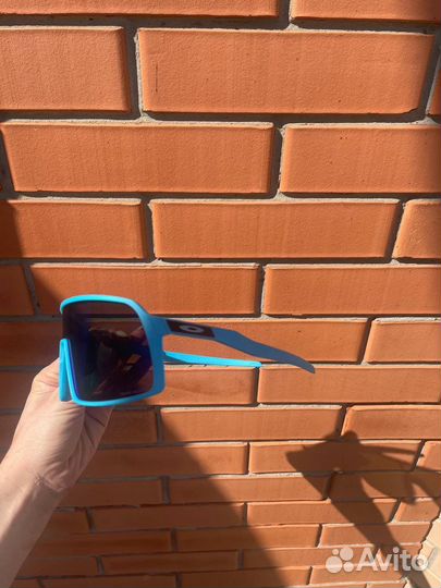 Очки oakley sutro