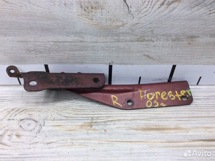 Петля капота правая Subaru Forester S11 2002-2007