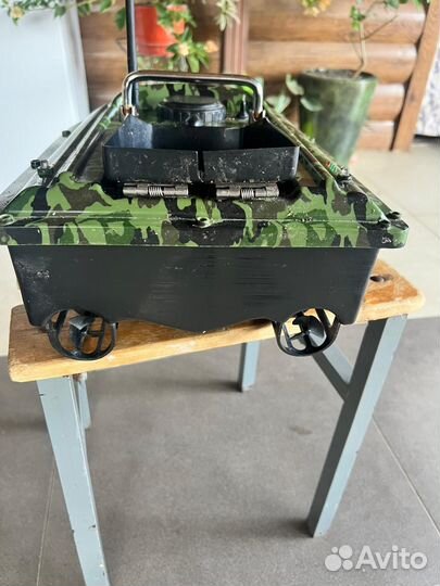 Прикормочный кораблик с gps