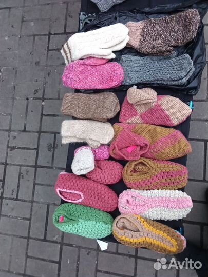 Вязаные ручной работы носки, следки и т. д