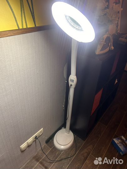 Лампа лупа напольная