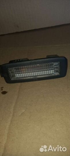 Плафон освещения багажника Subaru Tribeca B9