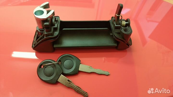 Ручка сдвижной двери VW T4 с замком и ключ (новая)