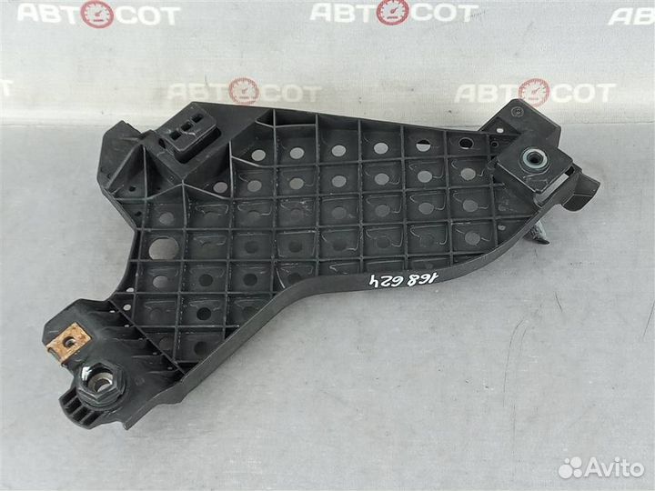 Площадка под левую фару Audi Q3 20122018