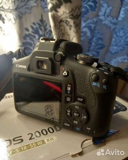 Фото камера EOS 2000D