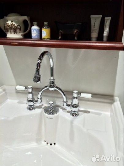 Раковина с подстольем Burlington Classic B14 T49A CHR