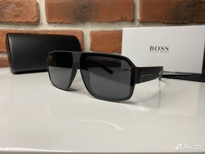 Солнцезащитные мужские очки Boss