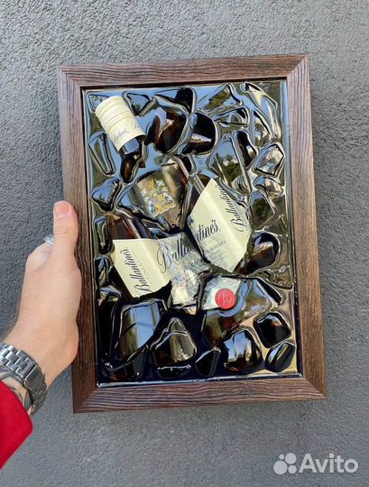 Картина из разбитой бутылки