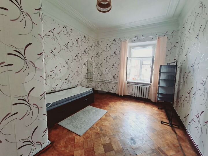 Комната 17 м² в 5-к., 2/5 эт.