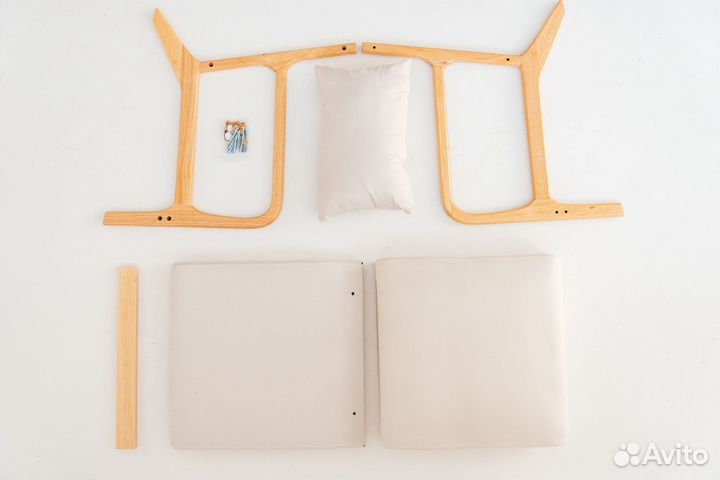 Кресло с мягкой спинкой и сидением