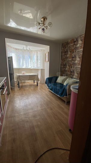 2-к. квартира, 60 м², 3/9 эт.