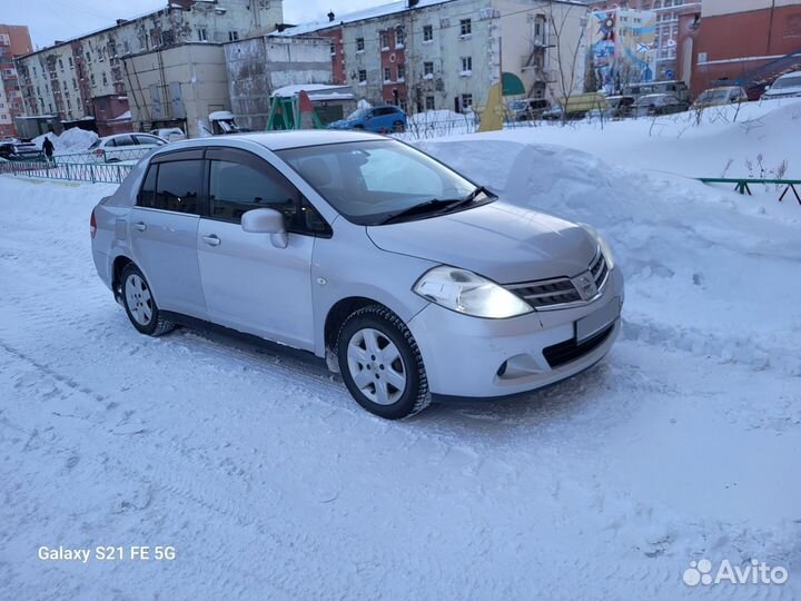 Nissan Tiida Latio 1.5 AT, 2008, битый, 320 000 км
