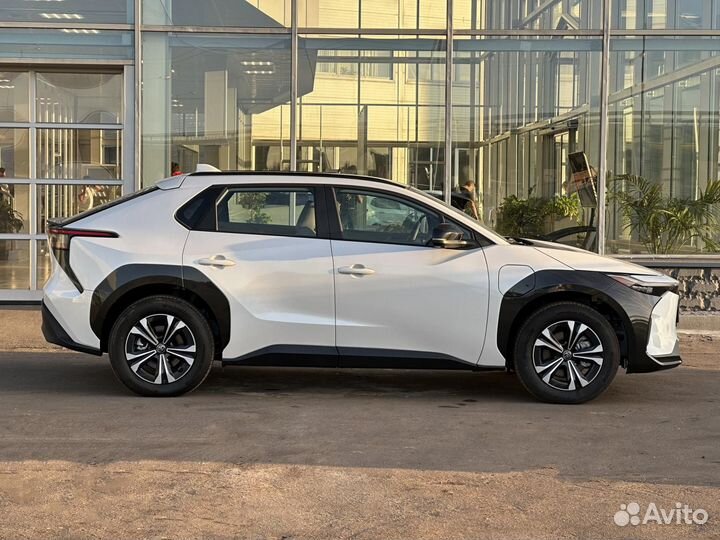 Toyota bZ4X 204 л.с. AT, 2022, 117 км