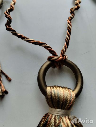 Декоративный шнур с кисточками на кольцах