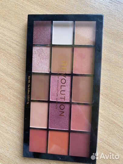Revolution палетка теней новая
