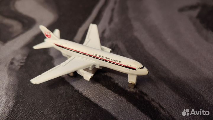 Модели самолётов и вертолета