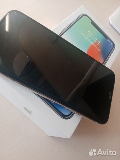 iPhone X, 64 ГБ