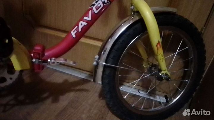 Велик Favorit 16