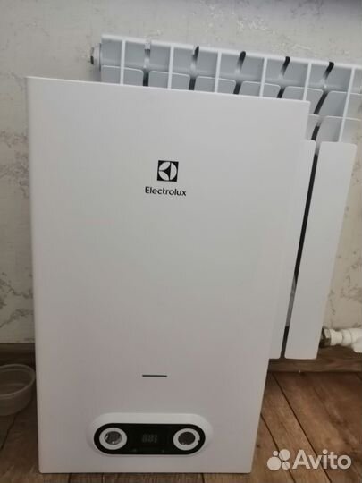 На запчасти колонка Electrolux GWH 12 NanoPlus 2.0