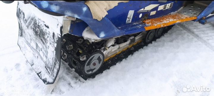 Снегоход Ямаха с двигателем Лифан