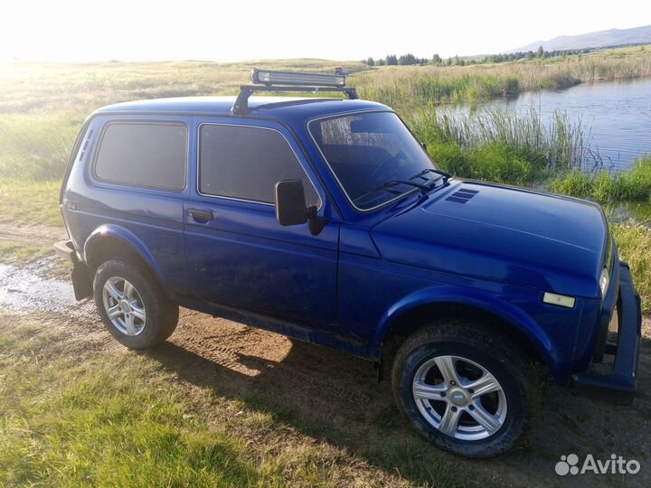LADA 4x4 (Нива) 1.7 МТ, 2006, 130 000 км