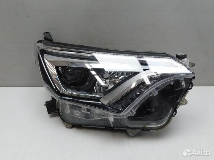 Фара правая Toyota RAV4