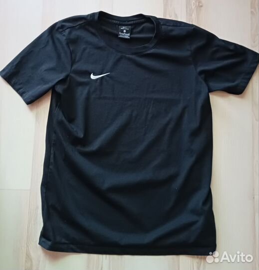 Оригинальная футболка nike dri-fit с вышитым лого