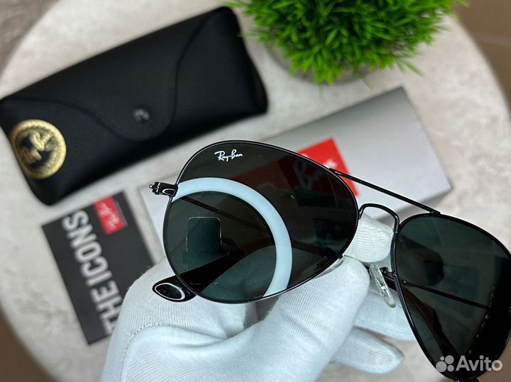 Солнцезащитные очки Ray-Ban