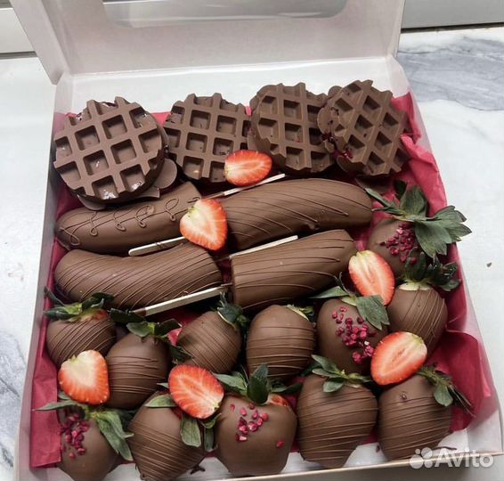 Клубника в шоколаде Гранат в шоколаде