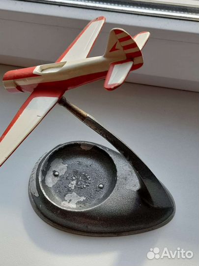Пепельница самолёт. Нет винта