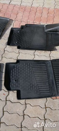Автомобильные коврики резиновые
