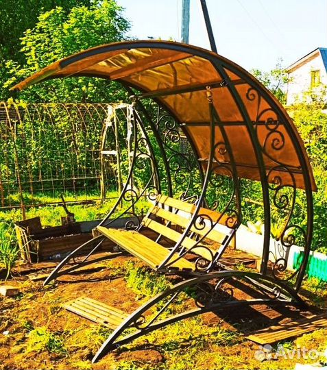 Садовые качели из металла