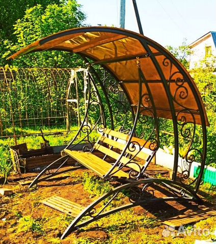 Садовые качели из металла