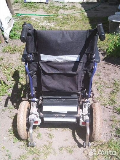 Электрическая инвалидная коляска