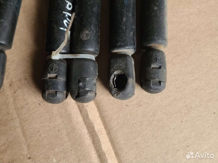 Амортизатор капота Opel Vectra B 1995-2001