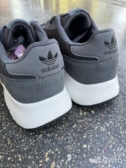 Кроссовки Adidas Retropy F2