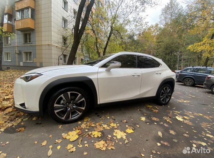 Lexus UX 2.0 CVT, 2019, 9 600 км