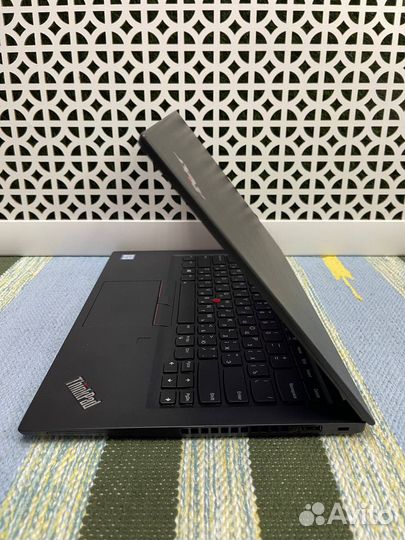 Ноутбук Lenovo Thinkpad T490s