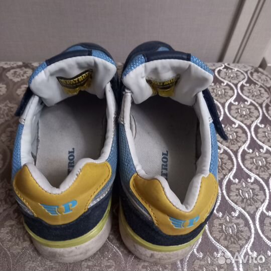 Кроссовки детские