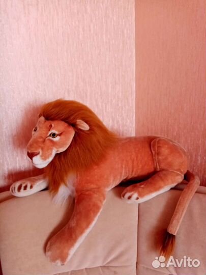 Большая мягкая игрушка лев