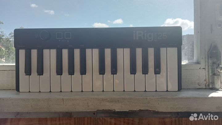 Миди-клавиатура IK Multimedia iRig Keys 25