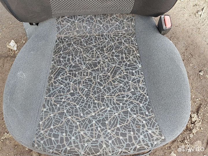 Сиденья передние правое, левое Шевроле Ланос